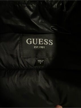 GUESS Men’s Black Quilted Puffer Jacket